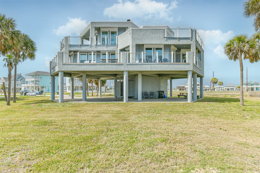 Property photo for 18611 W De Vaca Lane, Galveston, TX