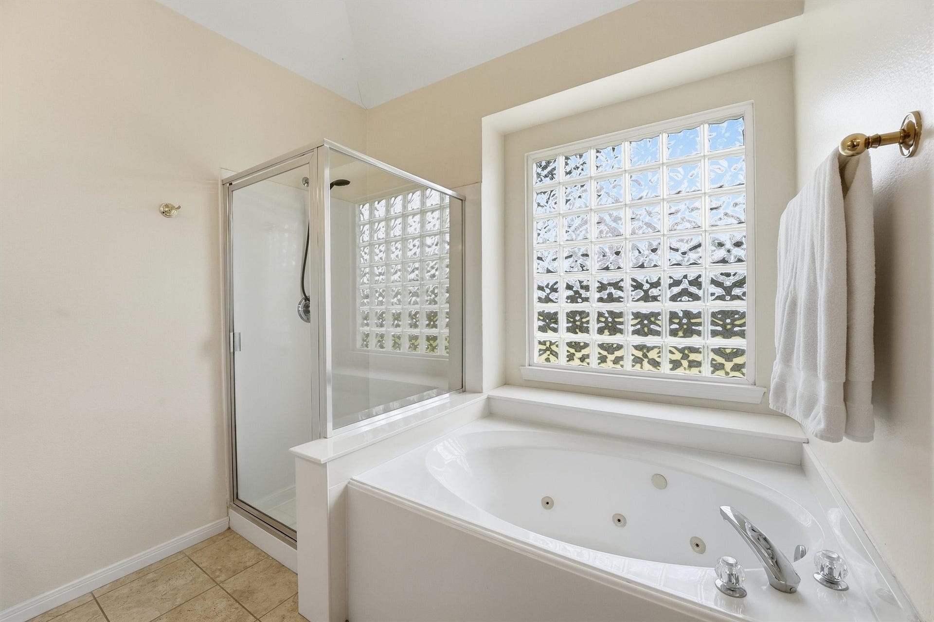 222 Meadowhill Lane, Dickinson, TX 77539 222 Meadowhill Lane, Dickinson, TX 77539