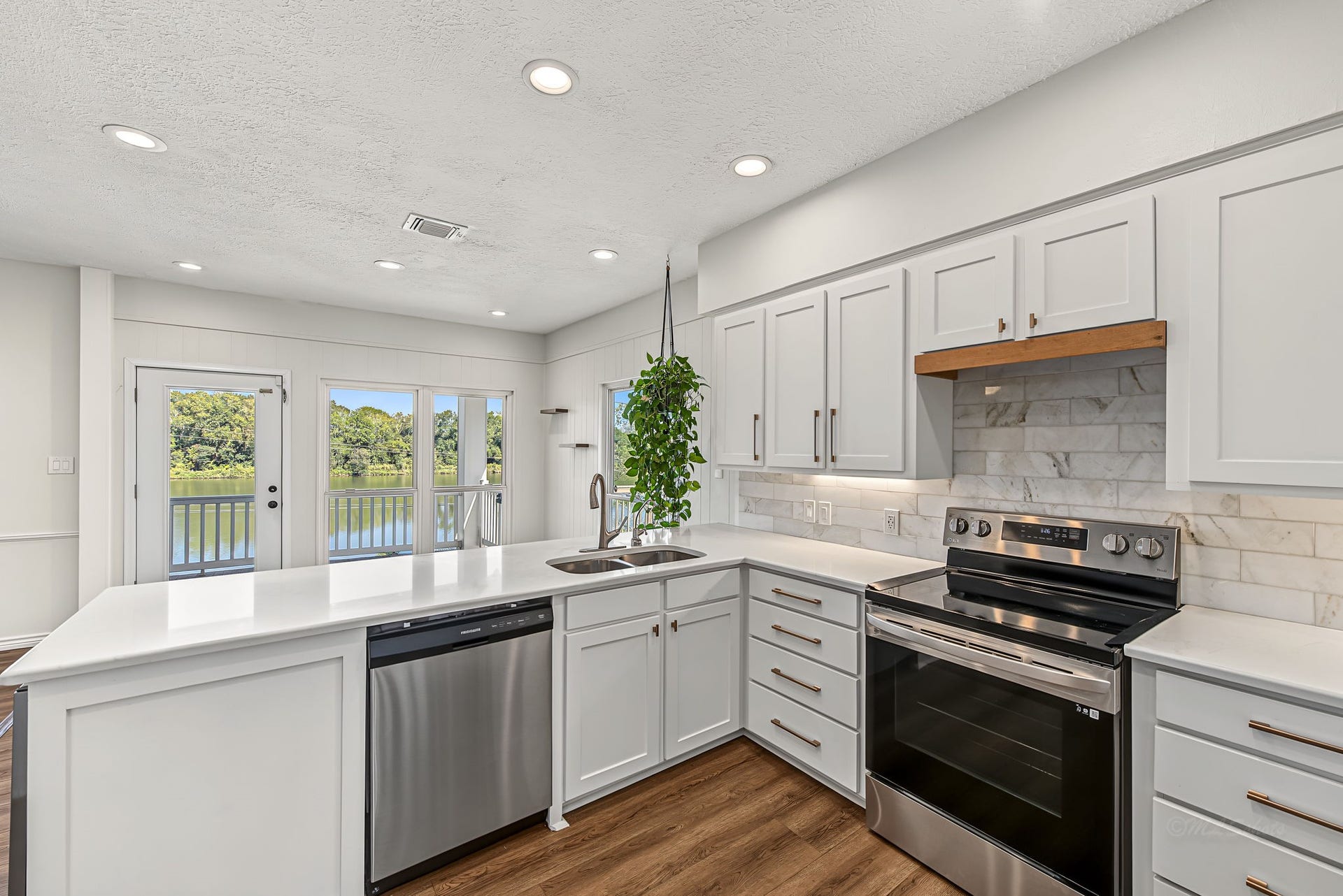 509 Brook Hollow Drive, Conroe, TX 77385 509 Brook Hollow Drive, Conroe, TX 77385