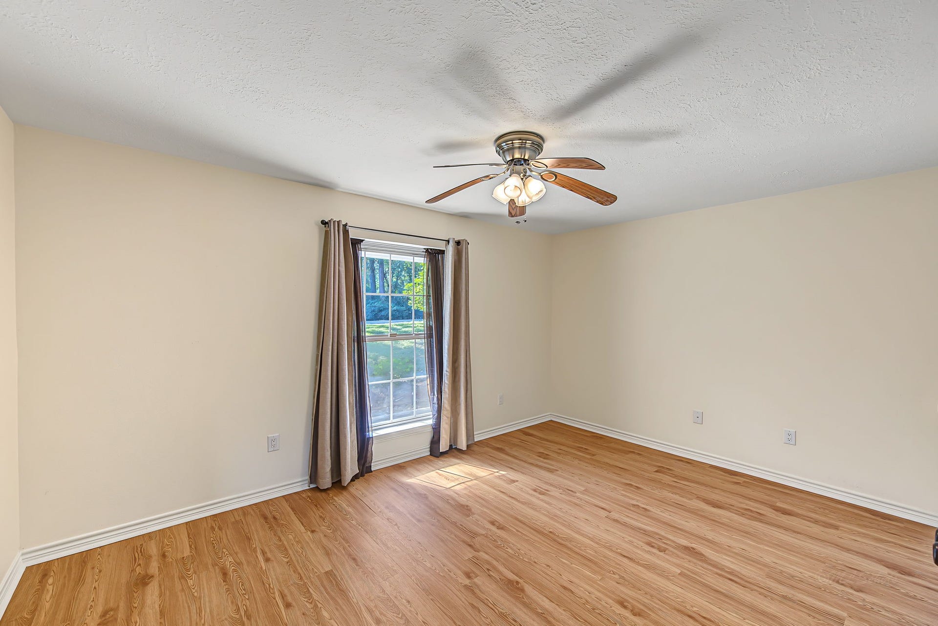 509 Brook Hollow Drive, Conroe, TX 77385 509 Brook Hollow Drive, Conroe, TX 77385