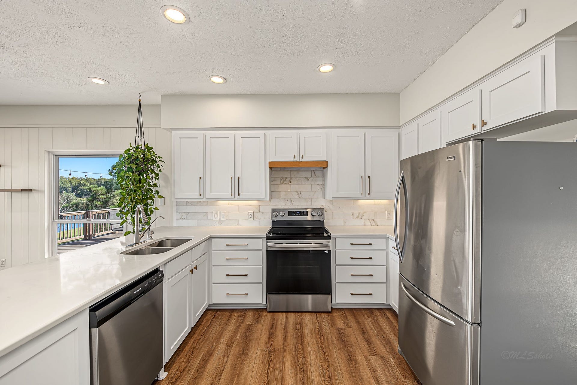 509 Brook Hollow Drive, Conroe, TX 77385 509 Brook Hollow Drive, Conroe, TX 77385
