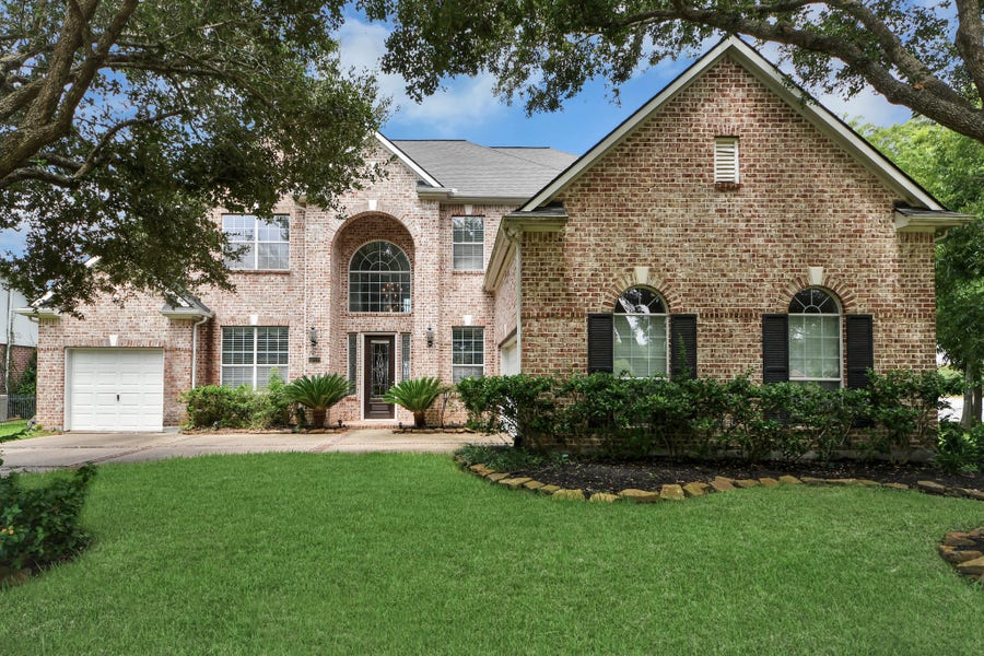 Property photo for 3727 Lakeridge Canyon Drive, Sugar Land, TX