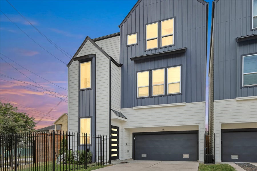 Property photo for 730 E 33rd Street, Houston, TX
