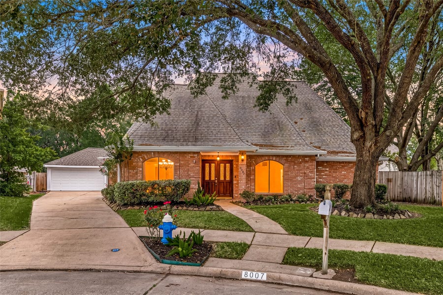 Property photo for 8007 Suspiro Drive, Houston, TX