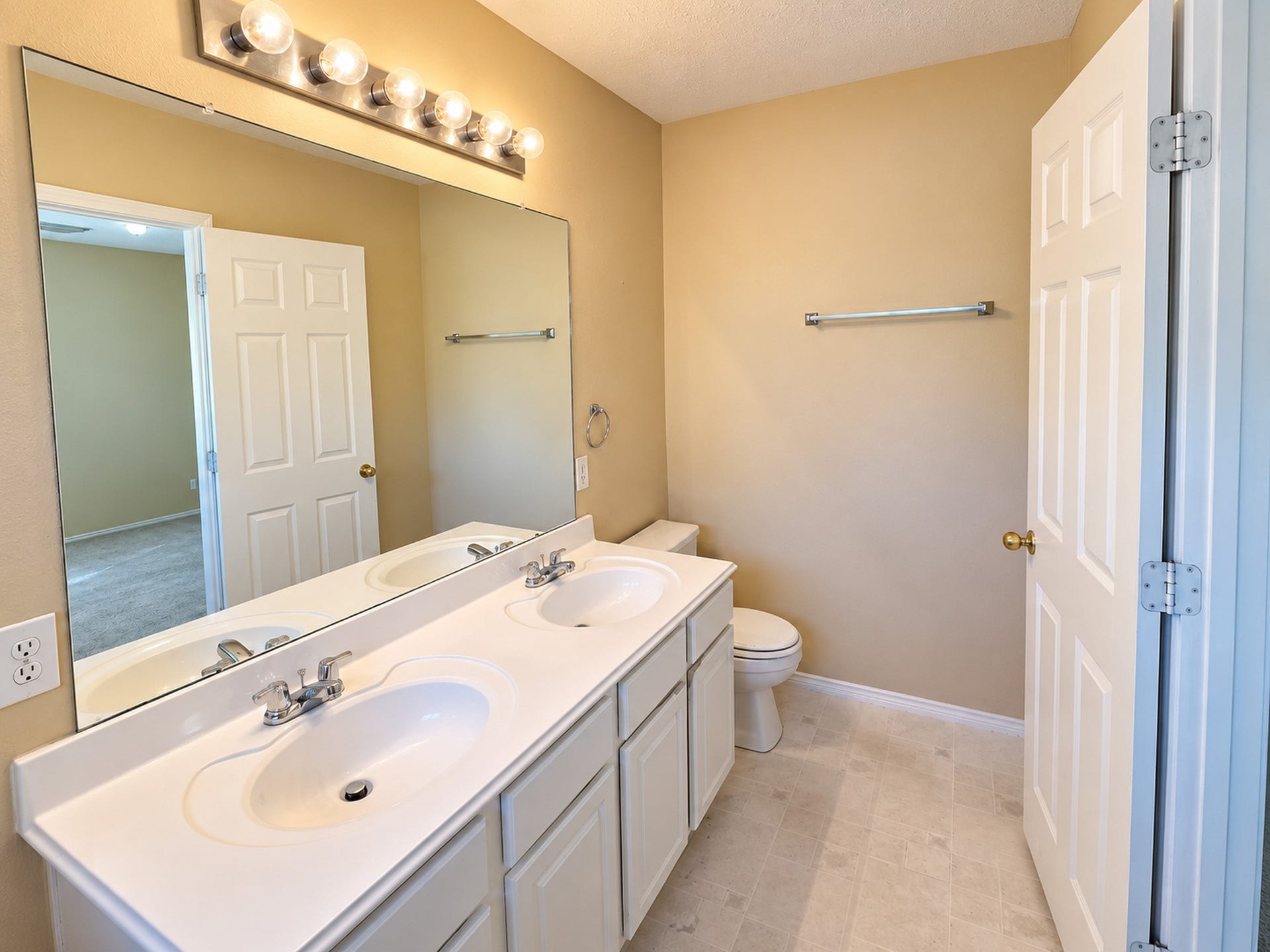 15607 Barber Grove Lane, Houston, TX 77095