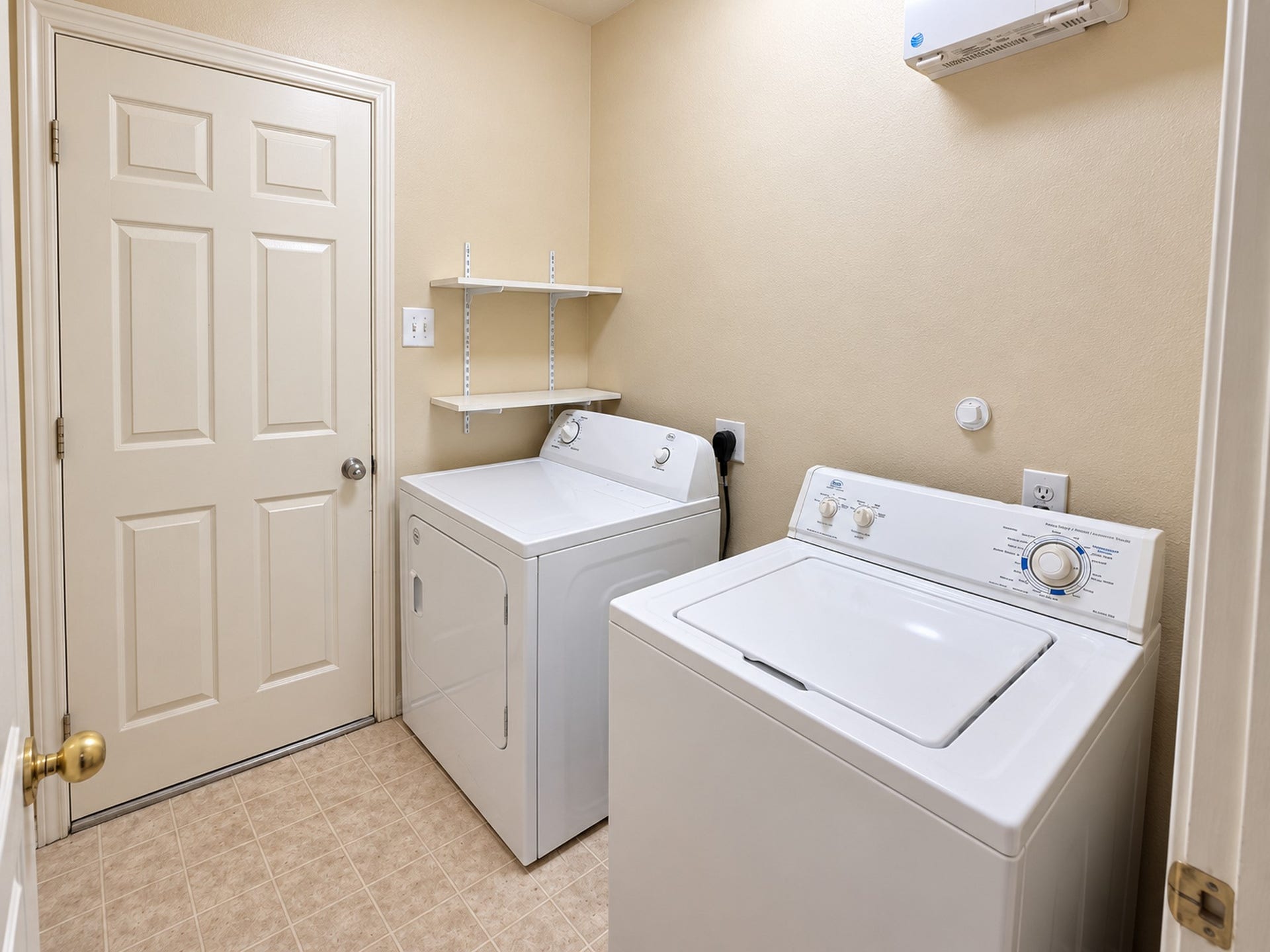 15607 Barber Grove Lane, Houston, TX 77095