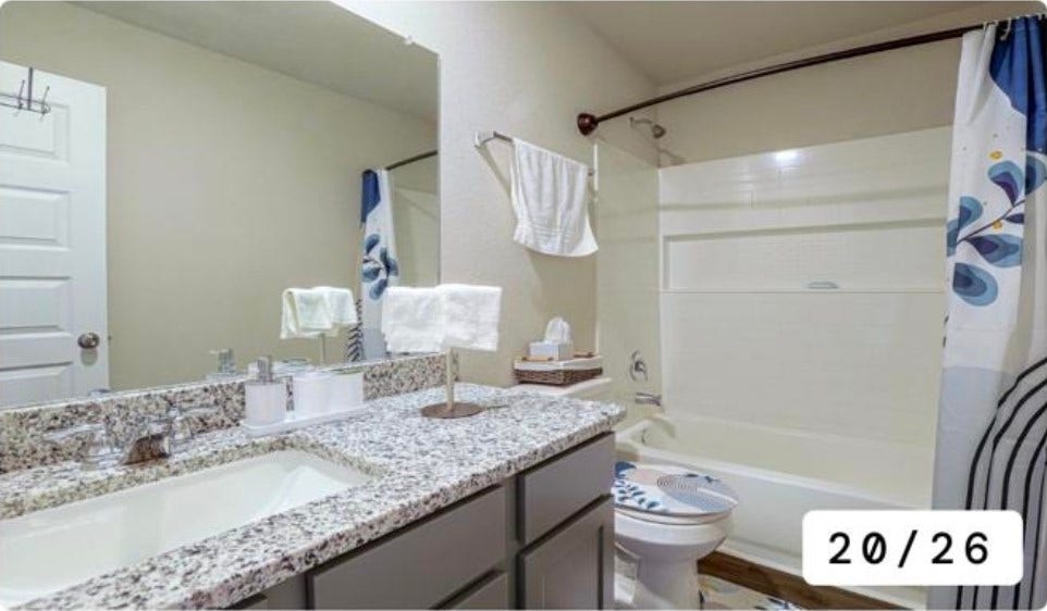2465 Bull Trout Drive, Conroe, TX 77384 Second-floor bathroom