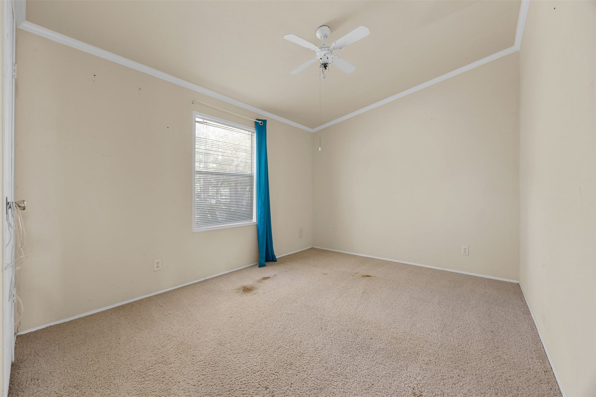 9944 Chestnut Court, Montgomery, TX 77316 The third bedroom offers a comfortable layout with natural light, neutral walls, and plenty of opportunity to personalize the space to suit your needs.