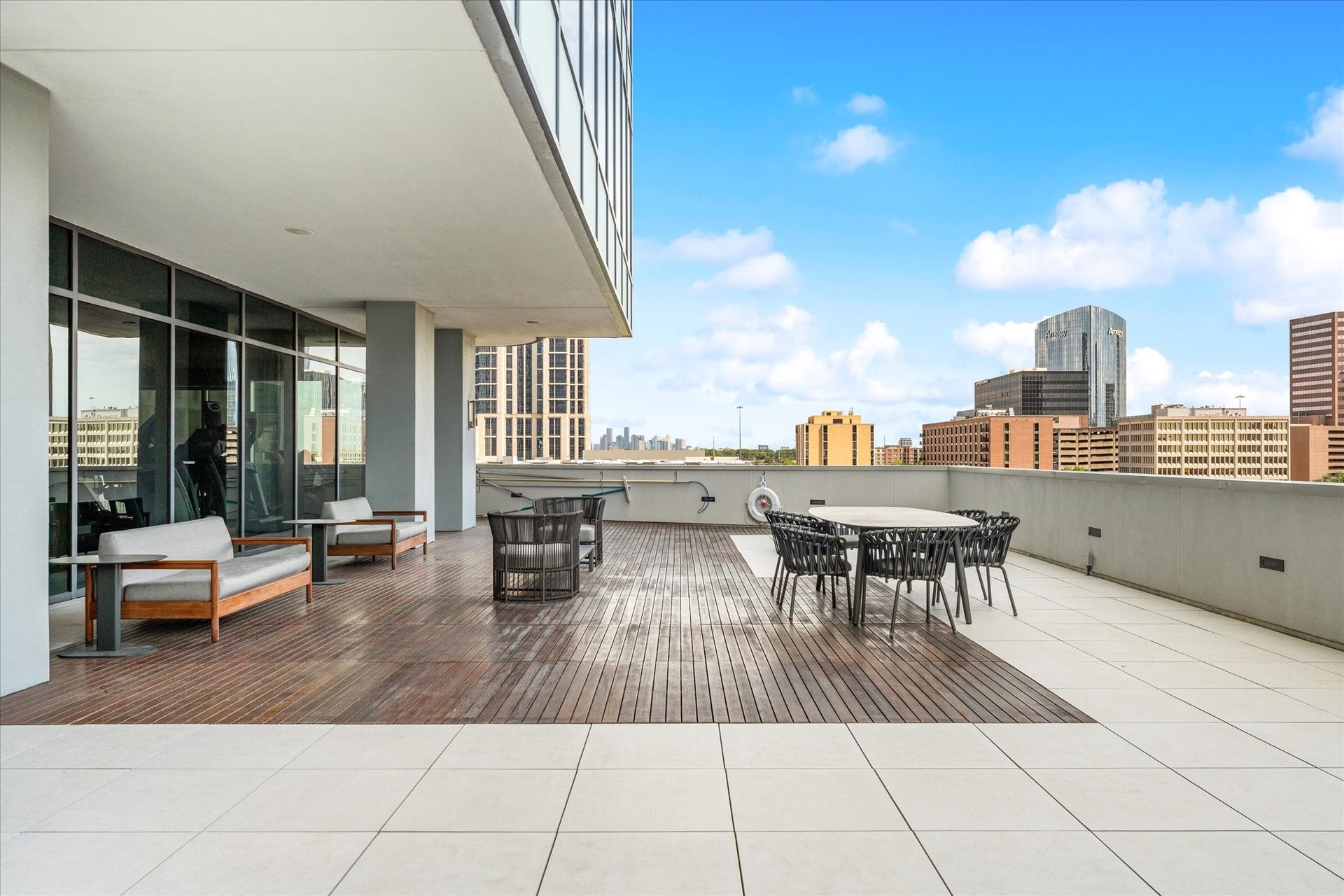 1600 Post Oak Boulevard, #1903, Houston, TX 77056 Outdoor area by the Pool