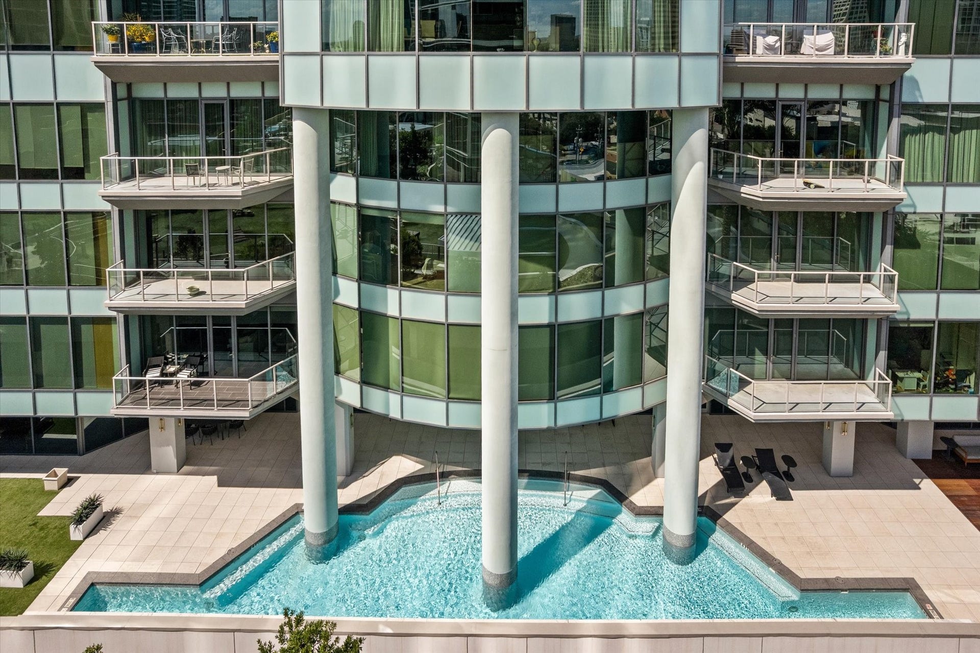 1600 Post Oak Boulevard, #1903, Houston, TX 77056 The Pool at The Cosmopolitan