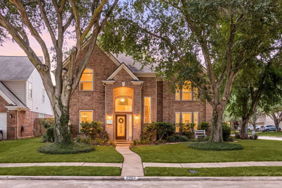 Property photo for 2002 Cannonbury Lane, Richmond, TX
