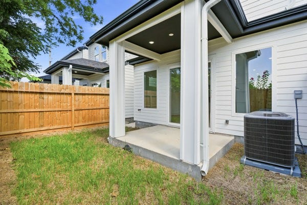 108 Luetta Street, Houston, TX 77076 108 Luetta Street, Houston, TX 77076