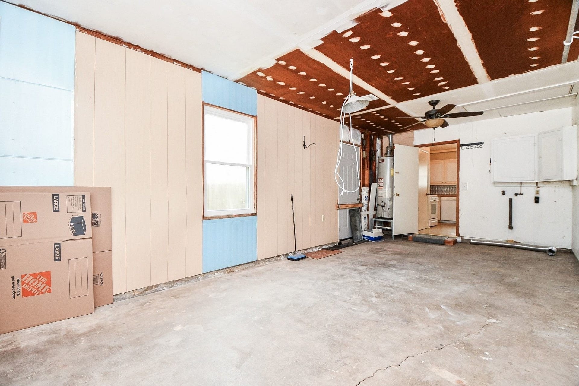 1313 Tobola Street, Rosenberg, TX 77471 Unfinished converted garage / laundry area