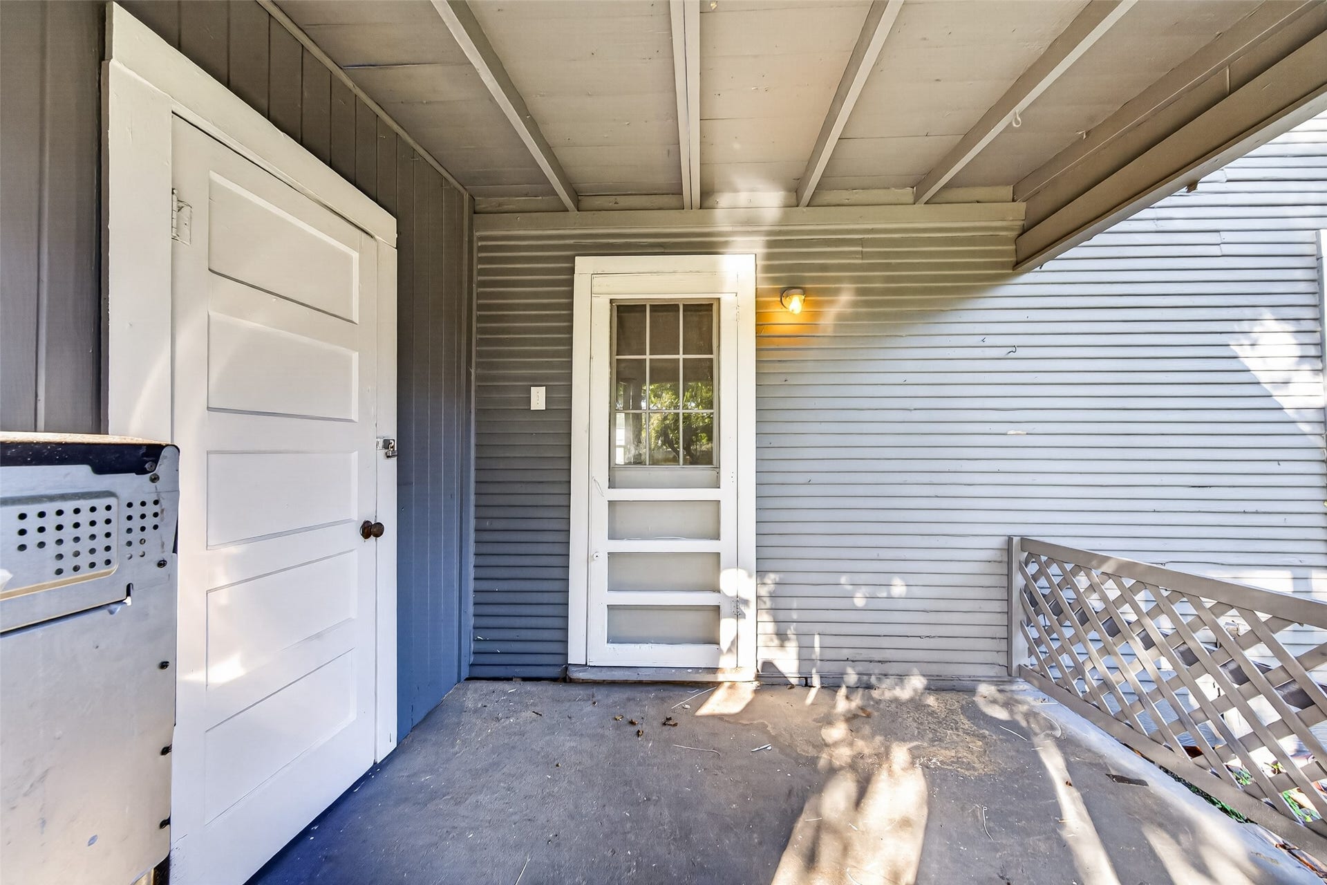 503 N Orange Street, Sweeny, TX 77480 Back porch / laundry room door