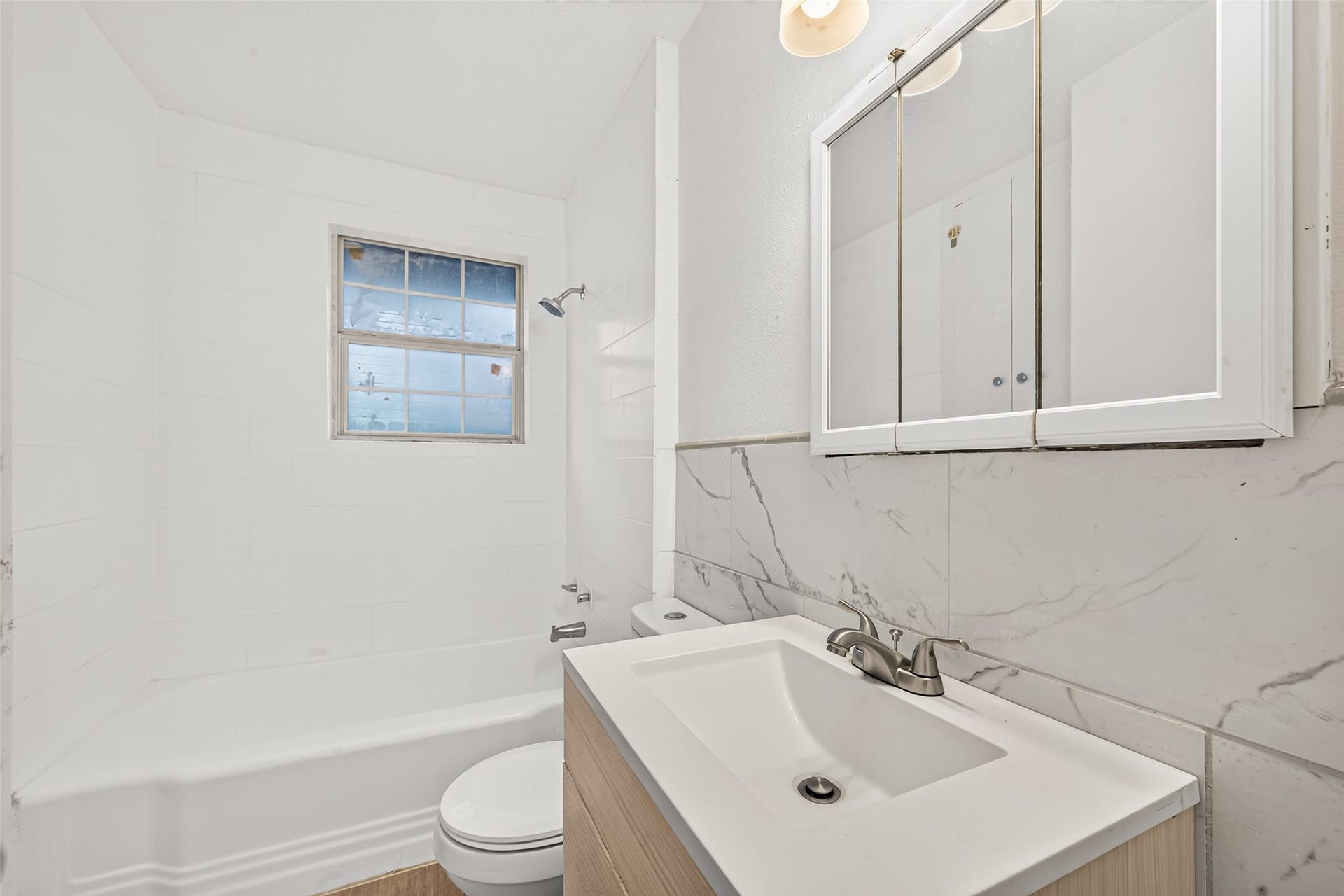 503 N Orange Street, Sweeny, TX 77480 Bathroom