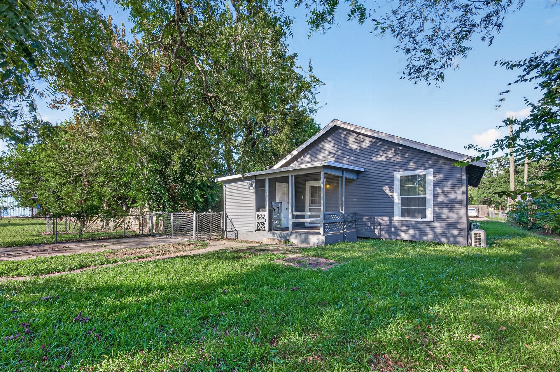 503 N Orange Street, Sweeny, TX 77480 503 N Orange Street, Sweeny, TX 77480