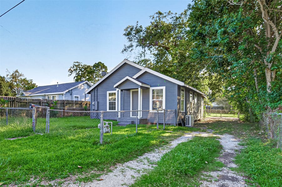 Property photo for 503 N Orange Street, Sweeny, TX