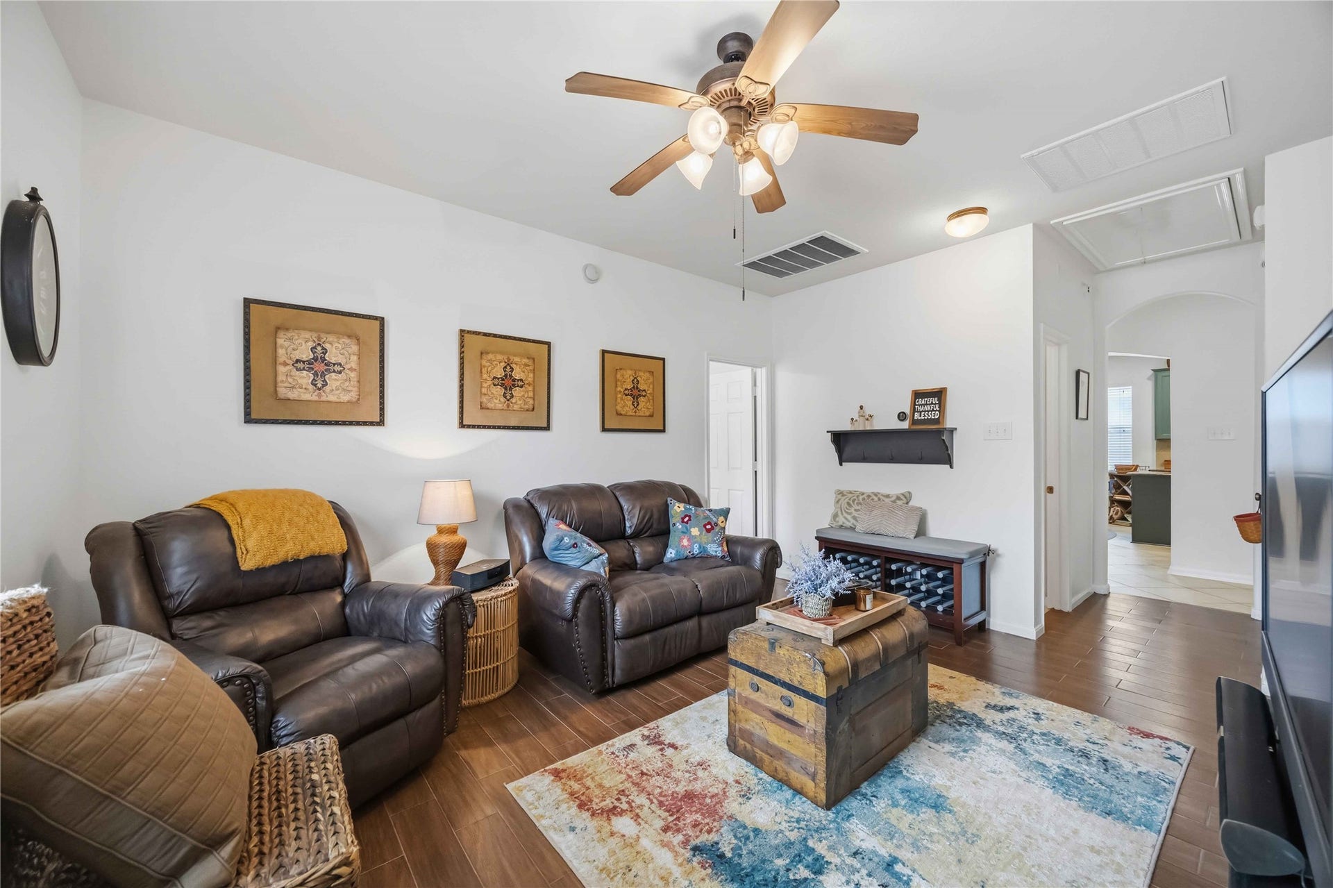 11415 English Rose Trail, Missouri City, TX 77459 Another angle of the flexible den highlighting its generous wall space and convenient connection to the main hallway.