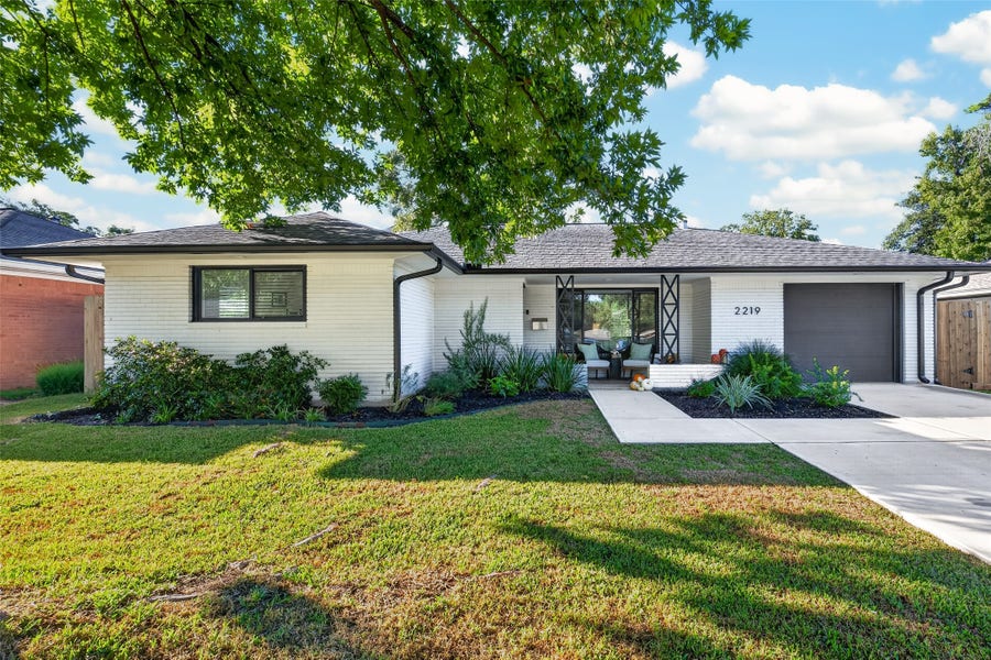 Property photo for 2219 Libbey Drive, Houston, TX