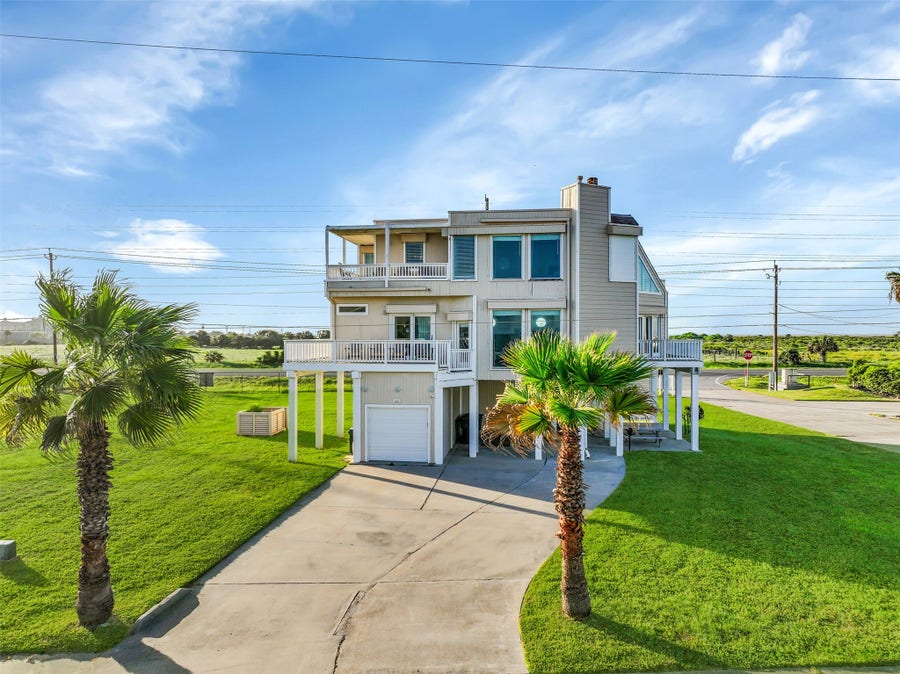 Property photo for 19131 Kahala Drive, Galveston, TX