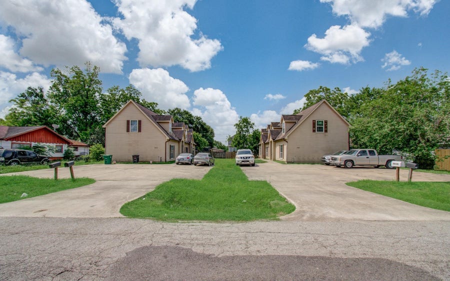 Property photo for 5016 Higgins Street, Houston, TX