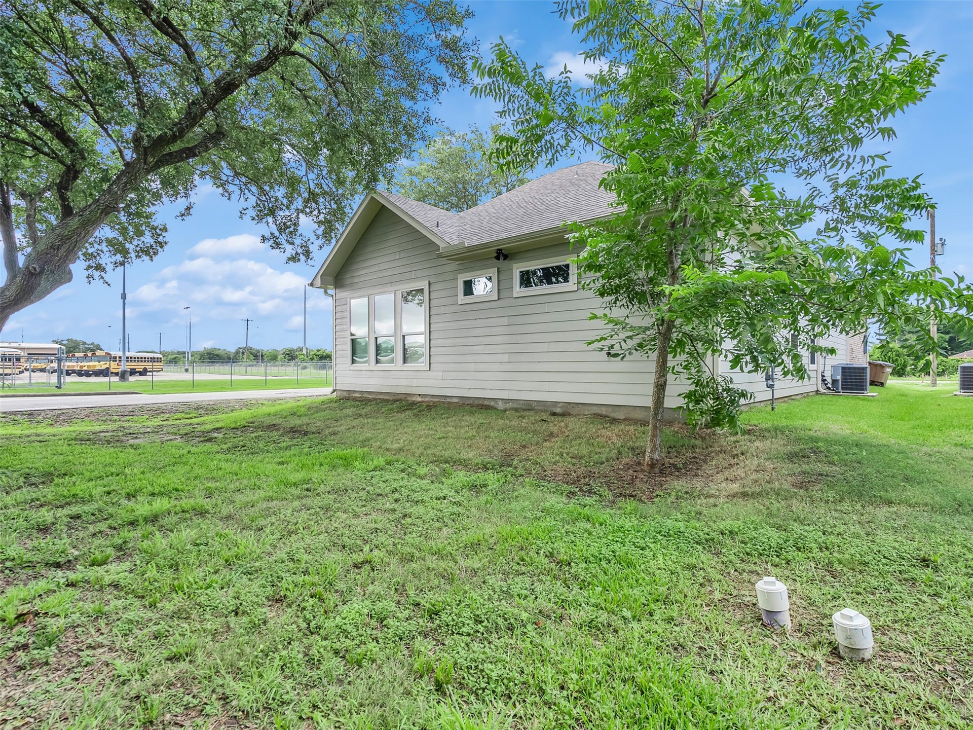 4102 Hill Avenue, Dickinson, TX 77539 Great place to garden or relax.