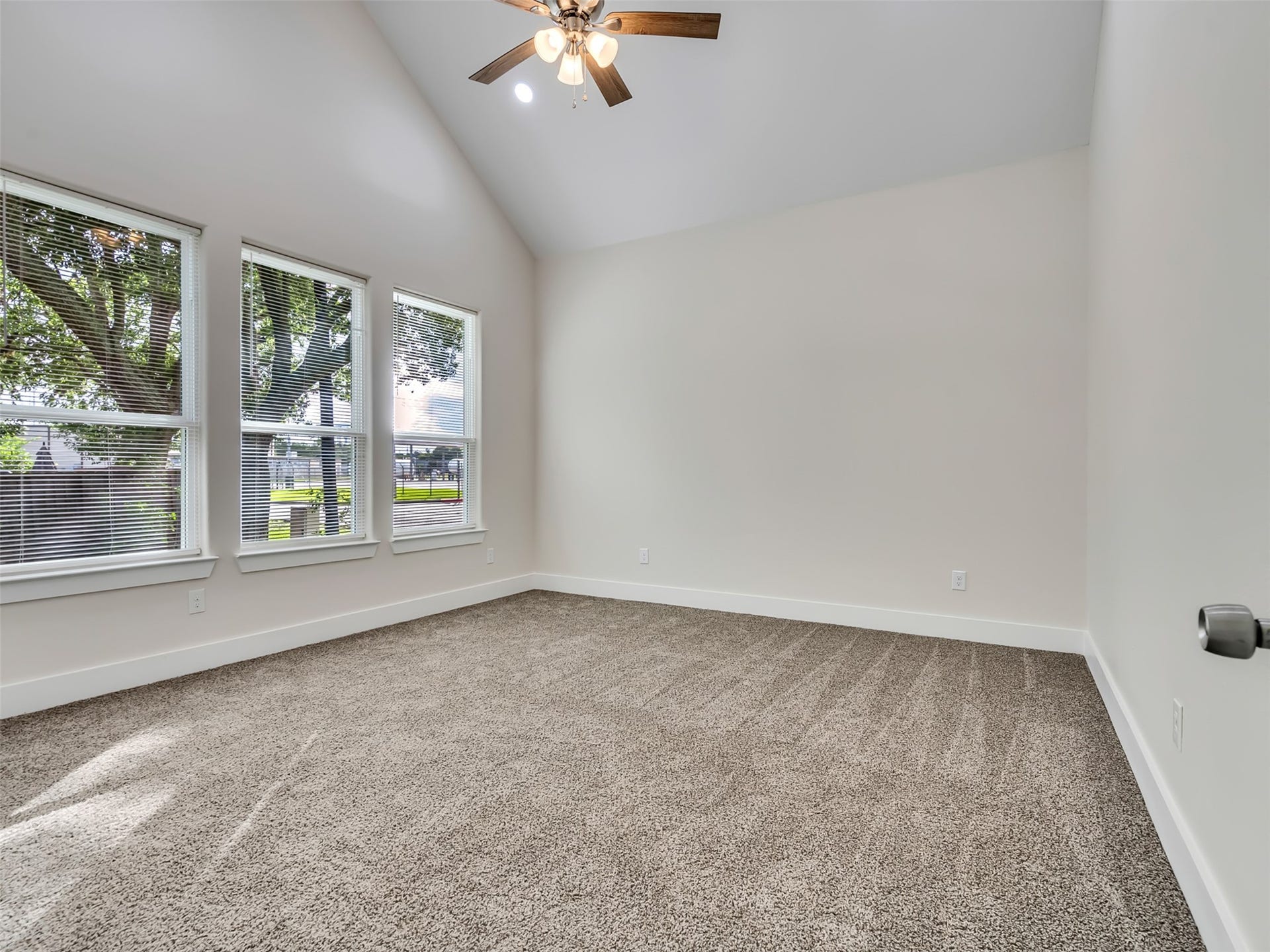 4102 Hill Avenue, Dickinson, TX 77539 Primary Bedroom with plenty of natural light