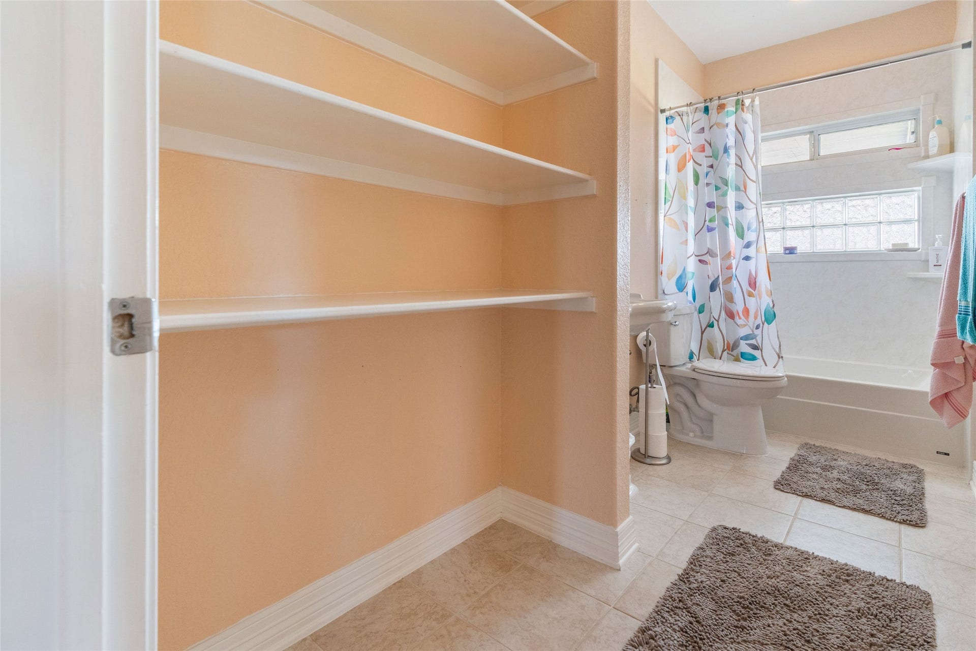 3805 County Road 160, Alvin, TX 77511