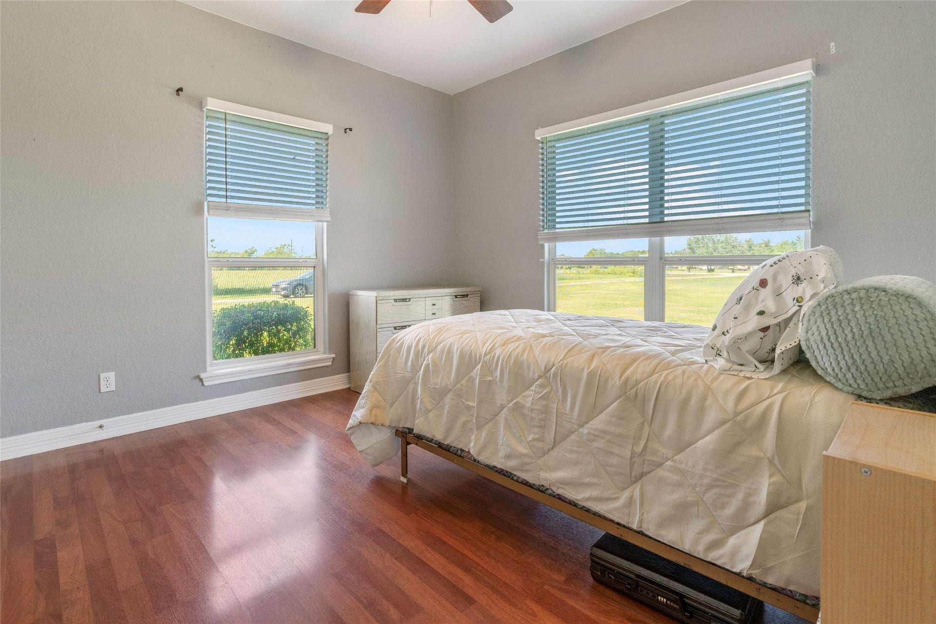 3805 County Road 160, Alvin, TX 77511