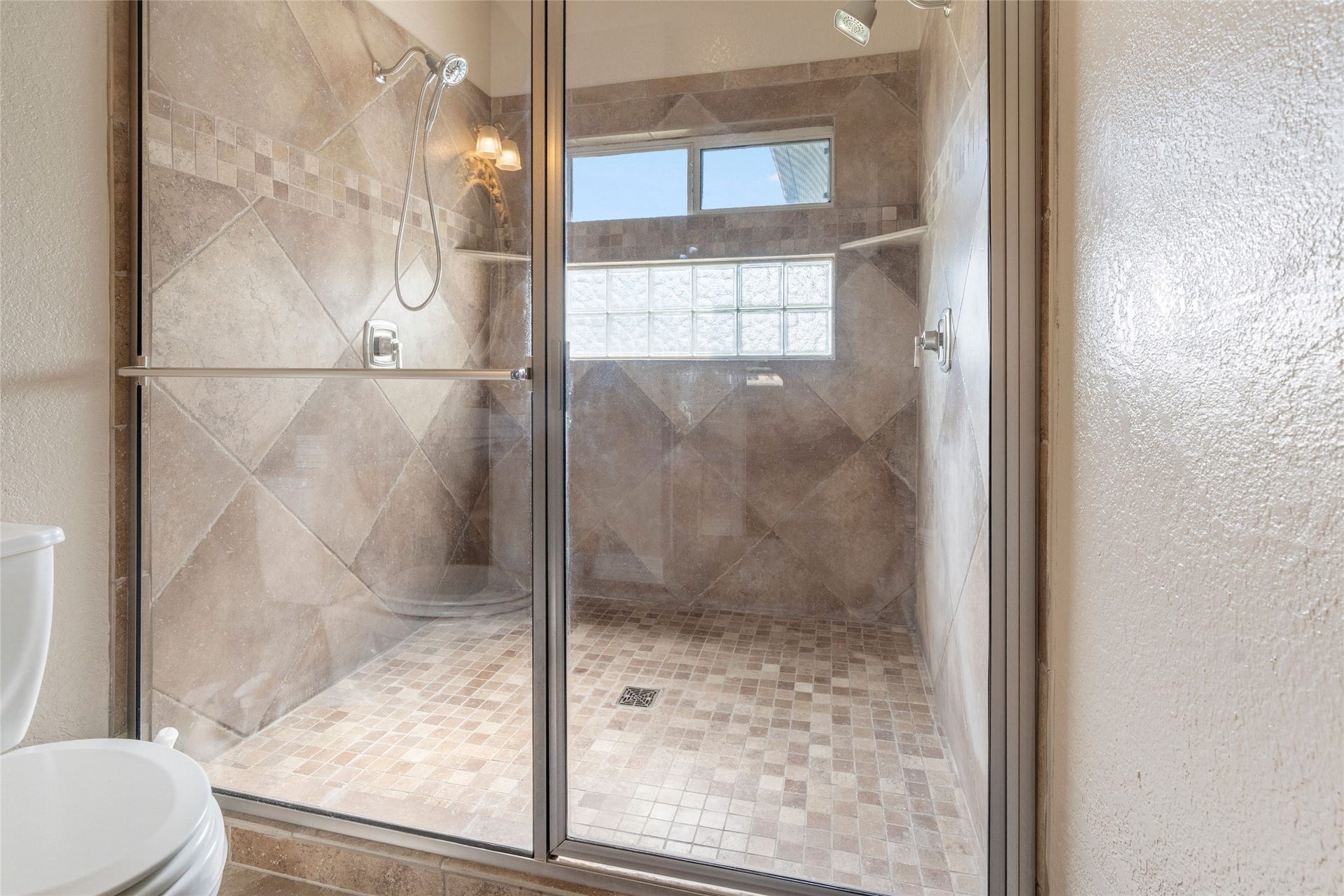 3805 County Road 160, Alvin, TX 77511