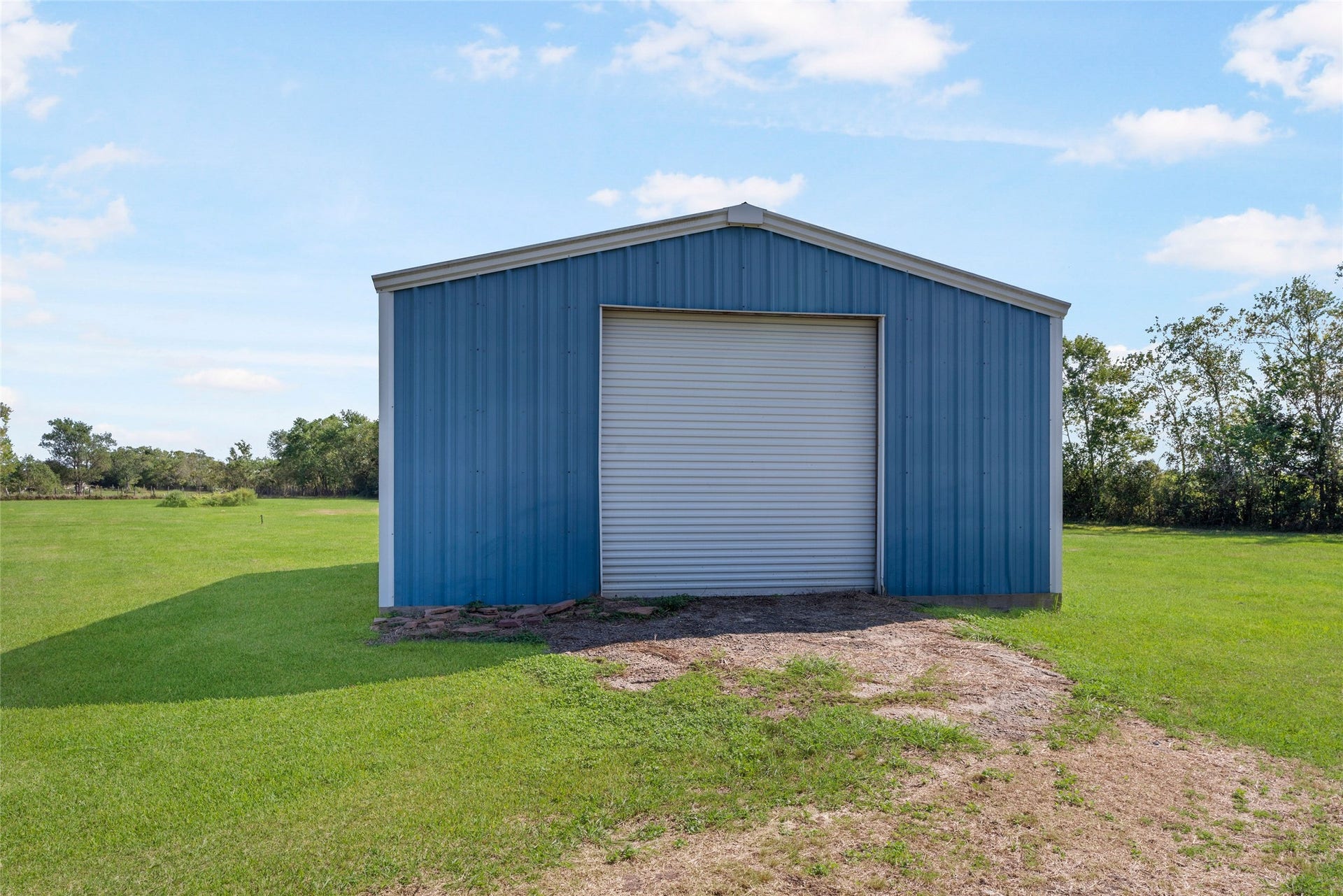 3805 County Road 160, Alvin, TX 77511
