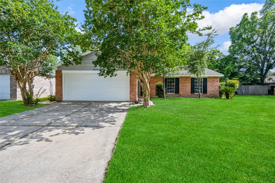 Property photo for 9806 Tanager Lane, Conroe, TX
