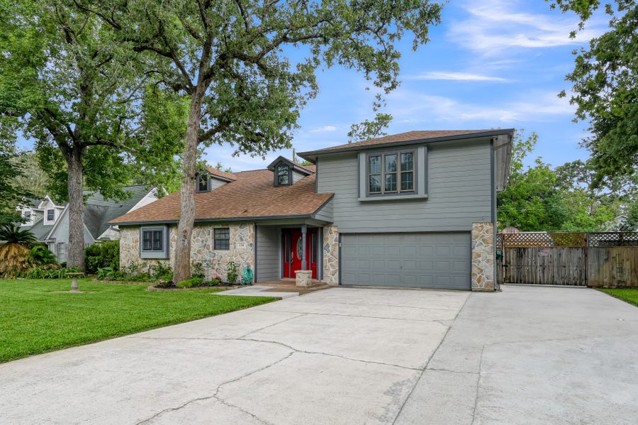 Property photo for 110 Butlers Court, Conroe, TX