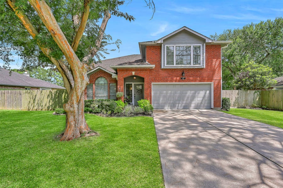Property photo for 2205 S Mission Circle, Friendswood, TX
