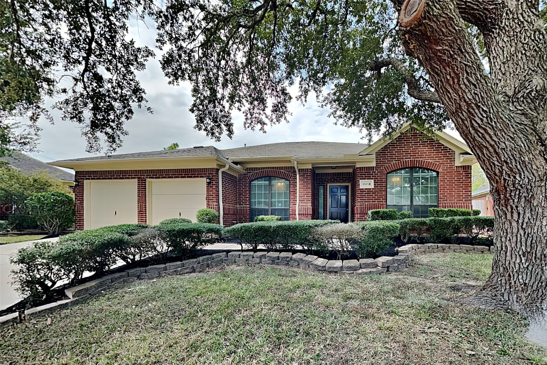 11414 Oak Lake Glen Circle, Sugar Land, TX 77498 11414 Oak Lake Glen Circle, Sugar Land, TX 77498