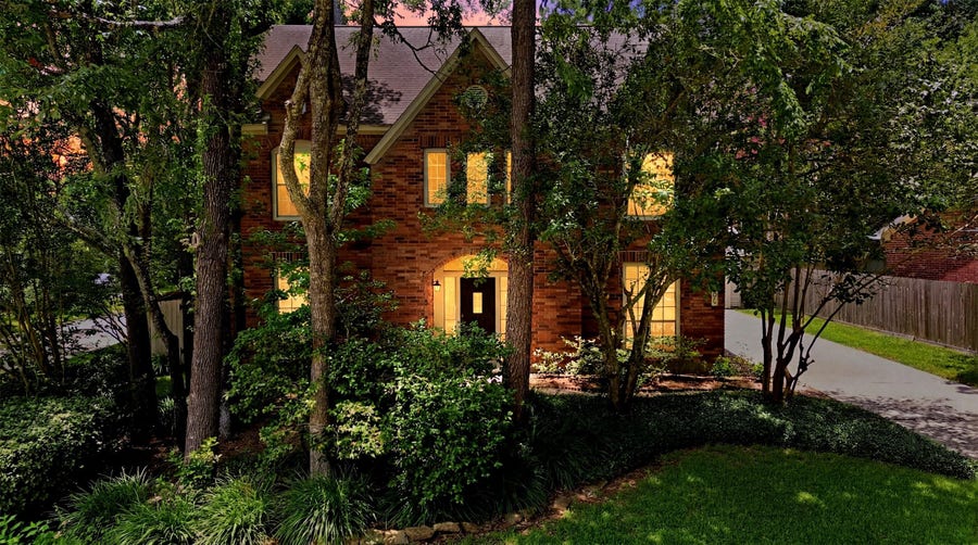 Property photo for 27 N Duskwood Place, The Woodlands, TX