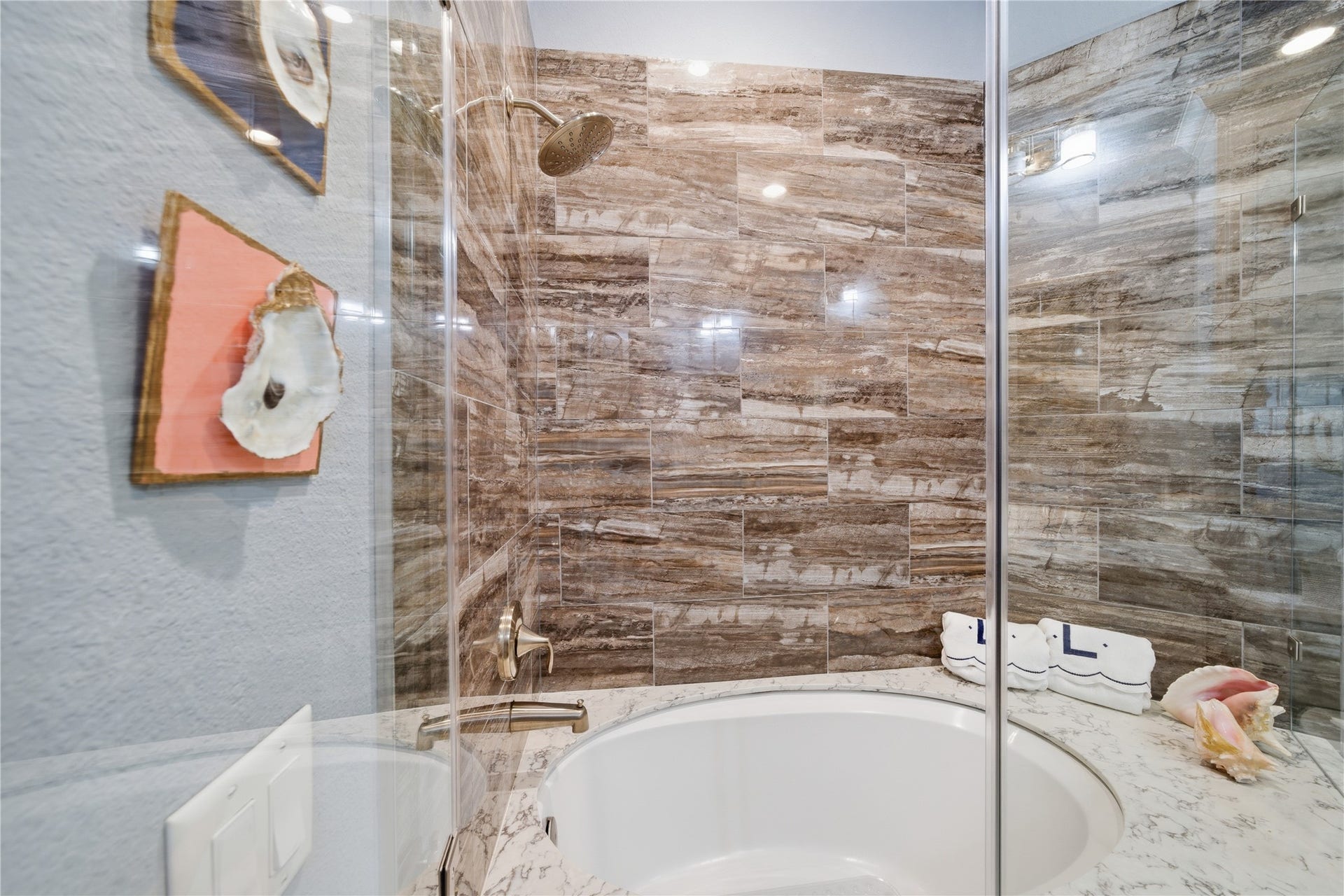 2174 Marina Way, Kemah, TX 77565 2174 Marina Way, Kemah, TX 77565