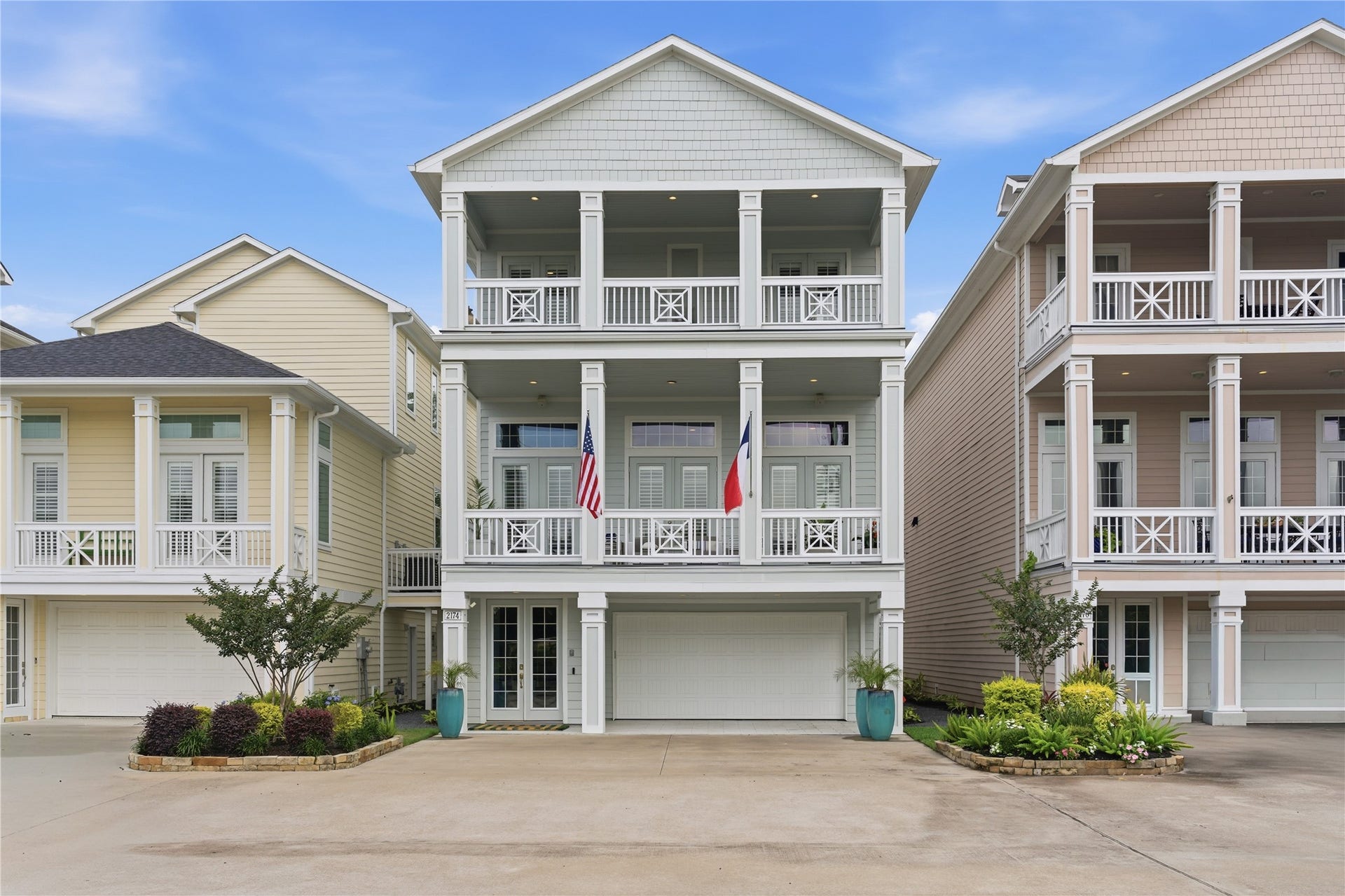 2174 Marina Way, Kemah, TX 77565 This adorable coastal contemporary house has 4 balconies.
