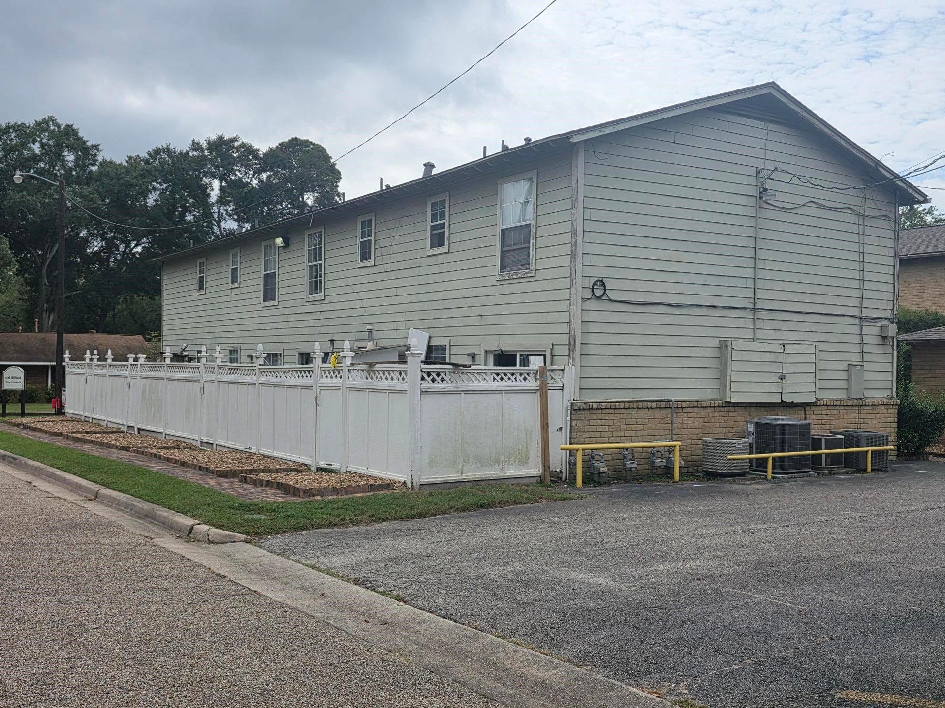600 Hilliard Street, Conroe, TX 77301 Roof replacement in 2025