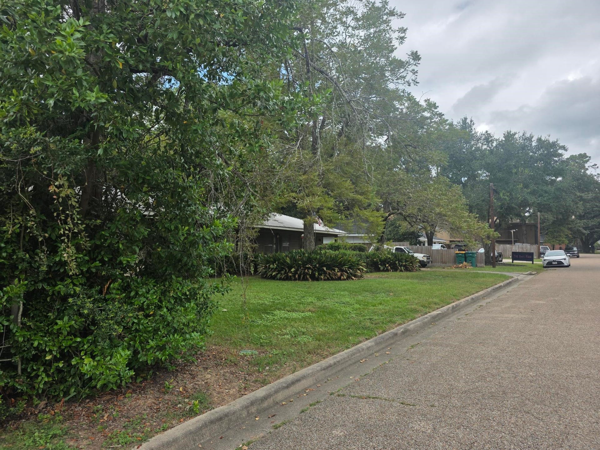 600 Hilliard Street, Conroe, TX 77301 600 Hilliard Street, Conroe, TX 77301