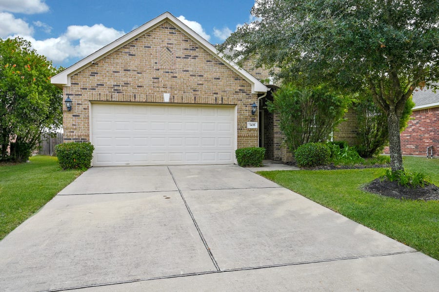 Property photo for 7435 Garland Mist Lane, Richmond, TX