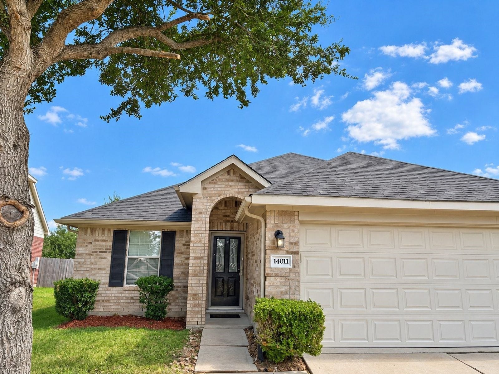 14011 Chelseahurst Lane, Houston, TX 77047 14011 Chelseahurst Lane, Houston, TX 77047