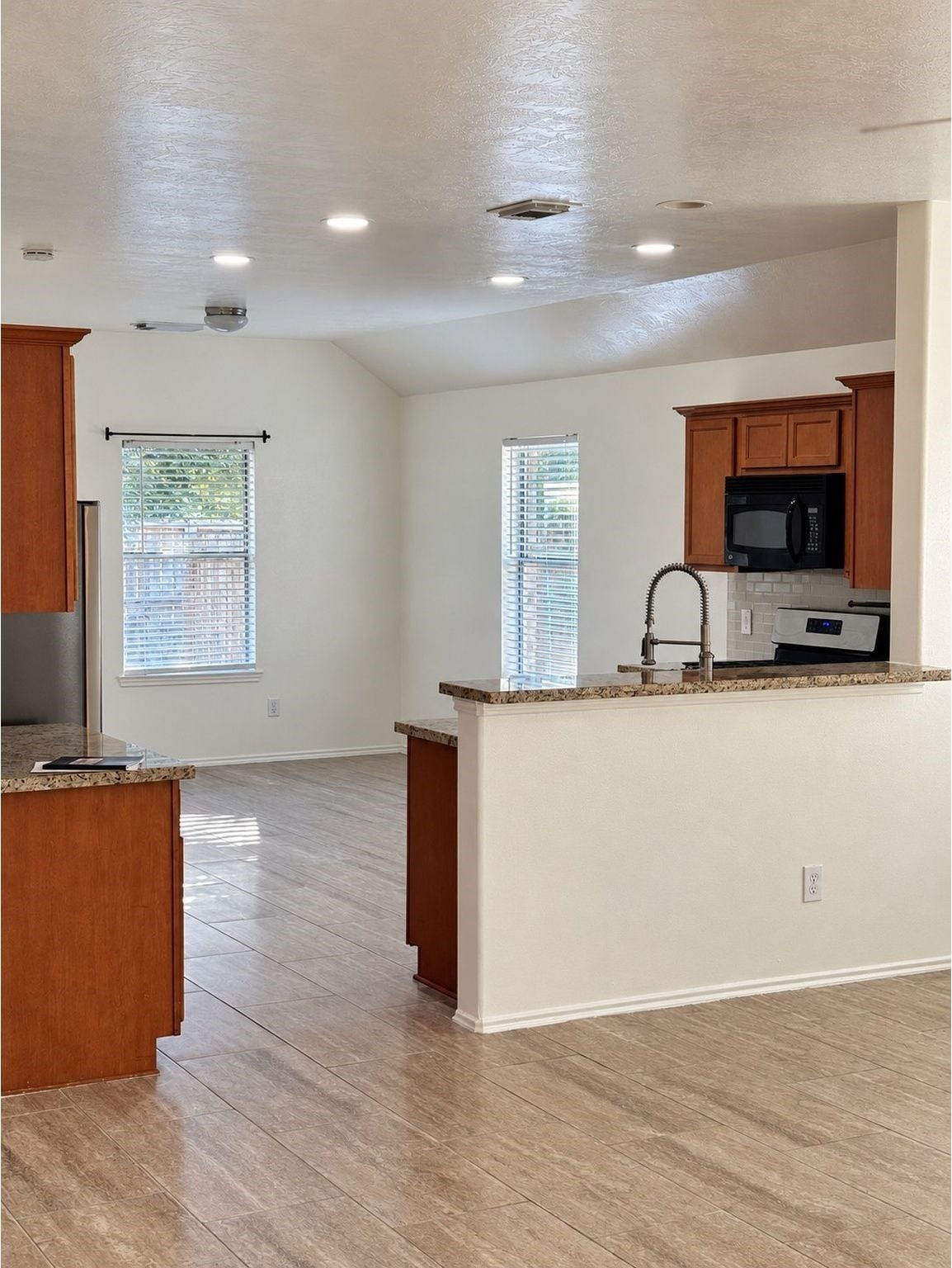 14011 Chelseahurst Lane, Houston, TX 77047 14011 Chelseahurst Lane, Houston, TX 77047