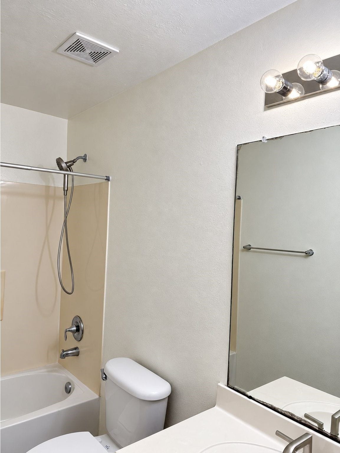 14011 Chelseahurst Lane, Houston, TX 77047 14011 Chelseahurst Lane, Houston, TX 77047