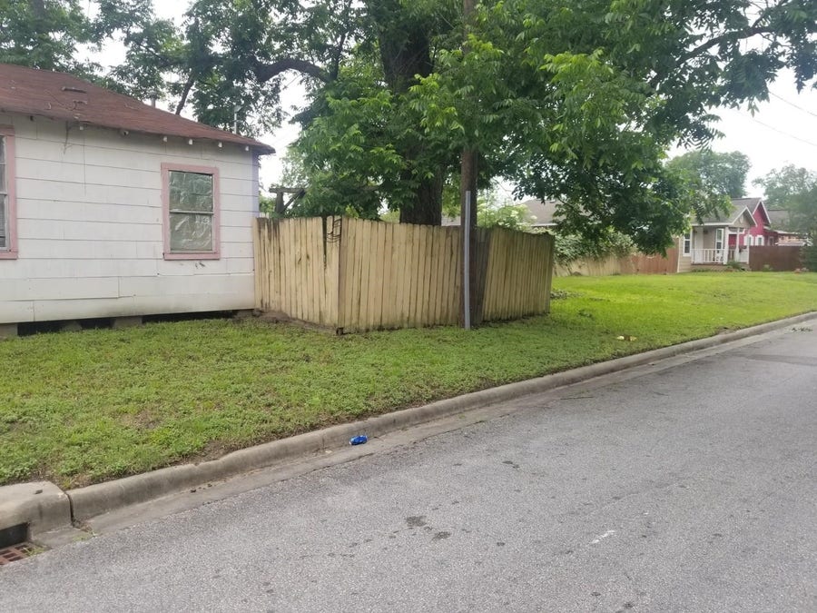 Property photo for 1407 Amundsen Street, Houston, TX