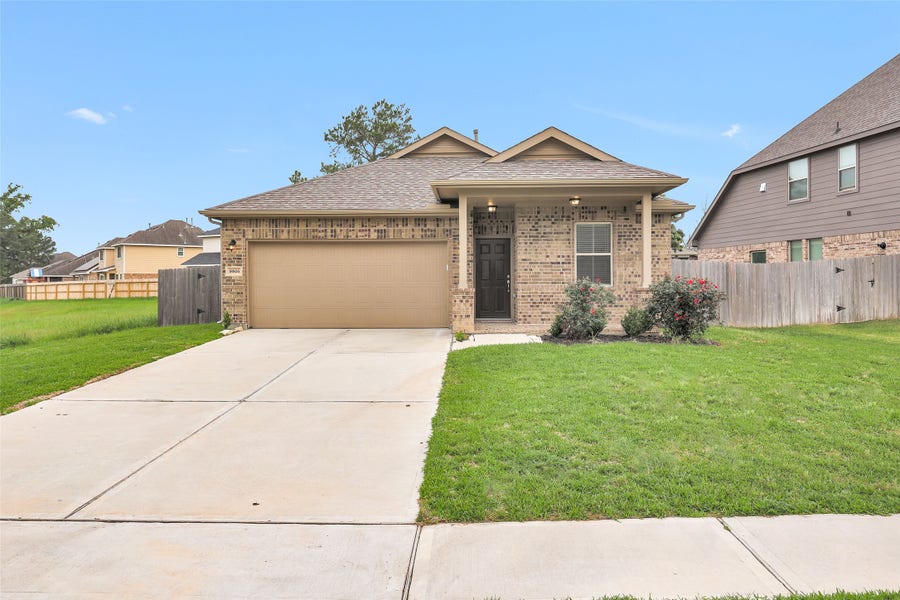 Property photo for 18806 Legend Oaks Drive, Magnolia, TX