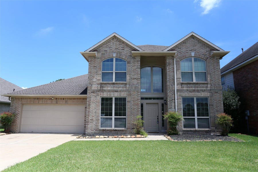 Property photo for 3327 Summerwood Lane, Pearland, TX