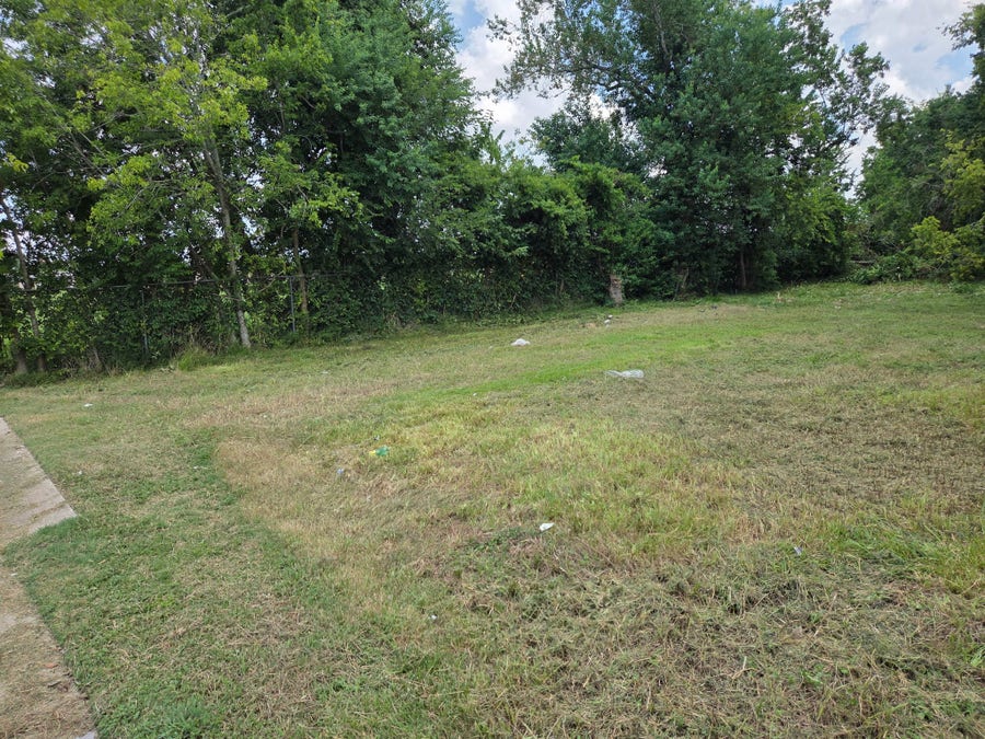 Property photo for 1315 Staffordshire Road, Stafford, TX