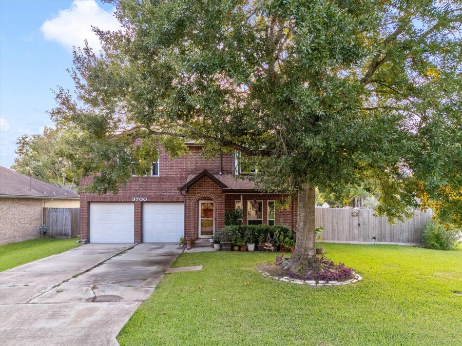 Property photo for 3700 Wood Sorrel Drive, Dickinson, TX