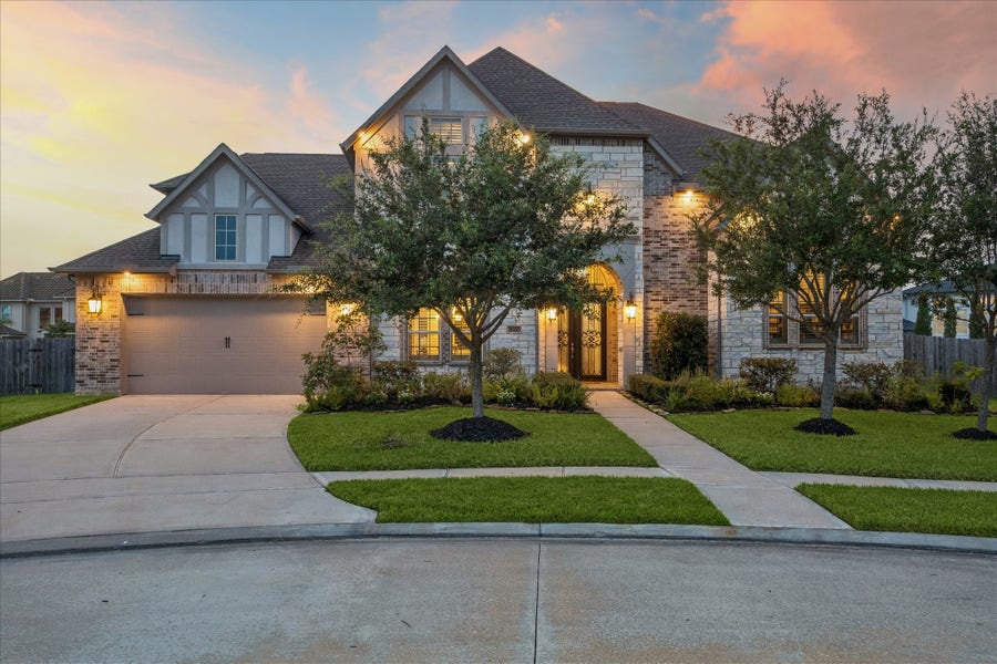 Property photo for 2600 Gadston Park Lane, Friendswood, TX
